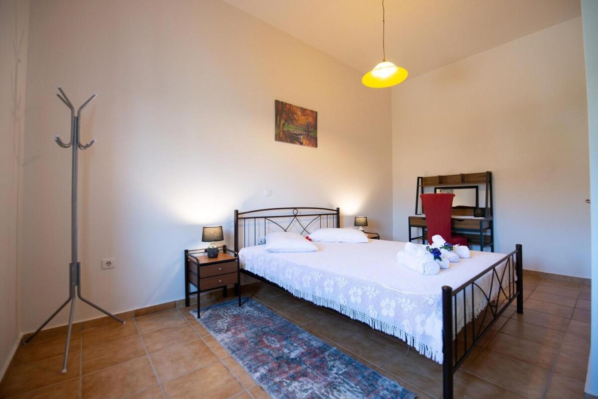 Peroulakis Traditional House Afrata Экстерьер фото