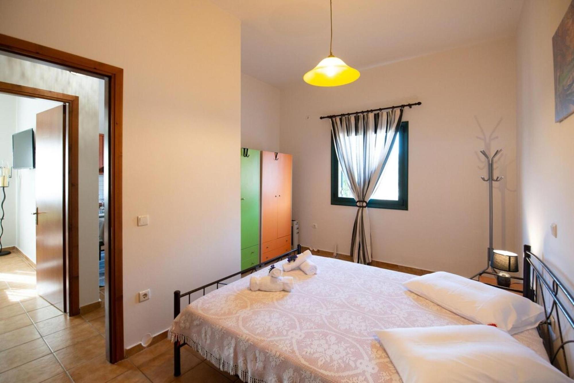 Peroulakis Traditional House Afrata Экстерьер фото